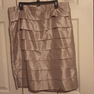 Beautiful layered gold skirt. Size 16W.